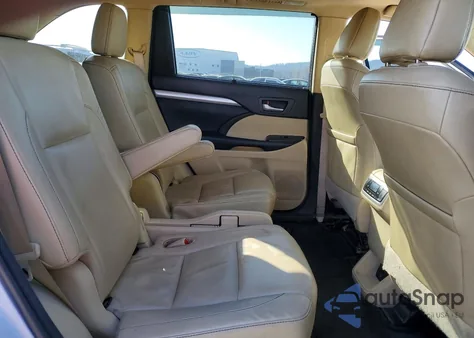 2018 Toyota Highlander Se z USA, uszkodzony, nr VIN 5TDKZRFHXJS532385